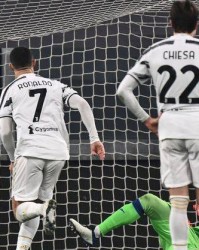  尤文图斯老将焕发第二春，基耶萨世界波点燃全场激情  