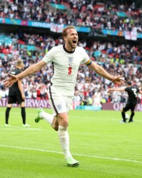  聚勒头球制胜打破个人进球荒  