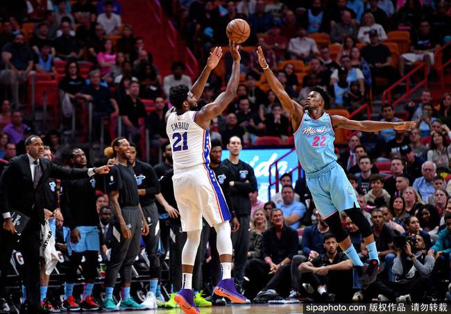  巴特勒三双热火加时险胜尼克斯  