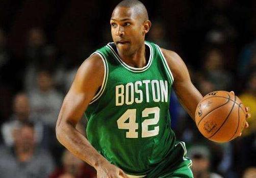  爱德华兹三分火力全开森林狼击溃绿军